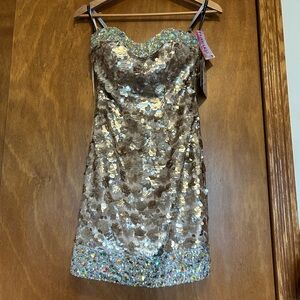 Sequin Embellished Mini Dress in Champagne Alexia Designs Size 2